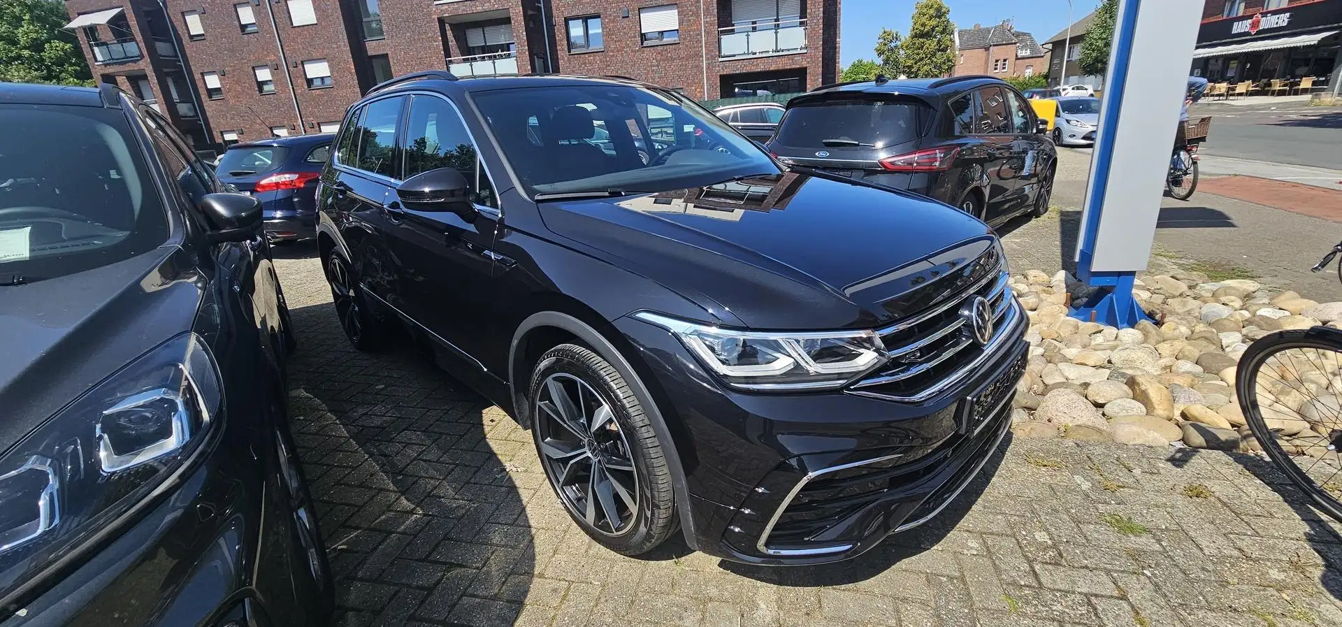 Volkswagen Tiguan 2.0 TDI 4MOTION DSG R-Line AHK Navi 110 kW (150 PS Schwarz - 2