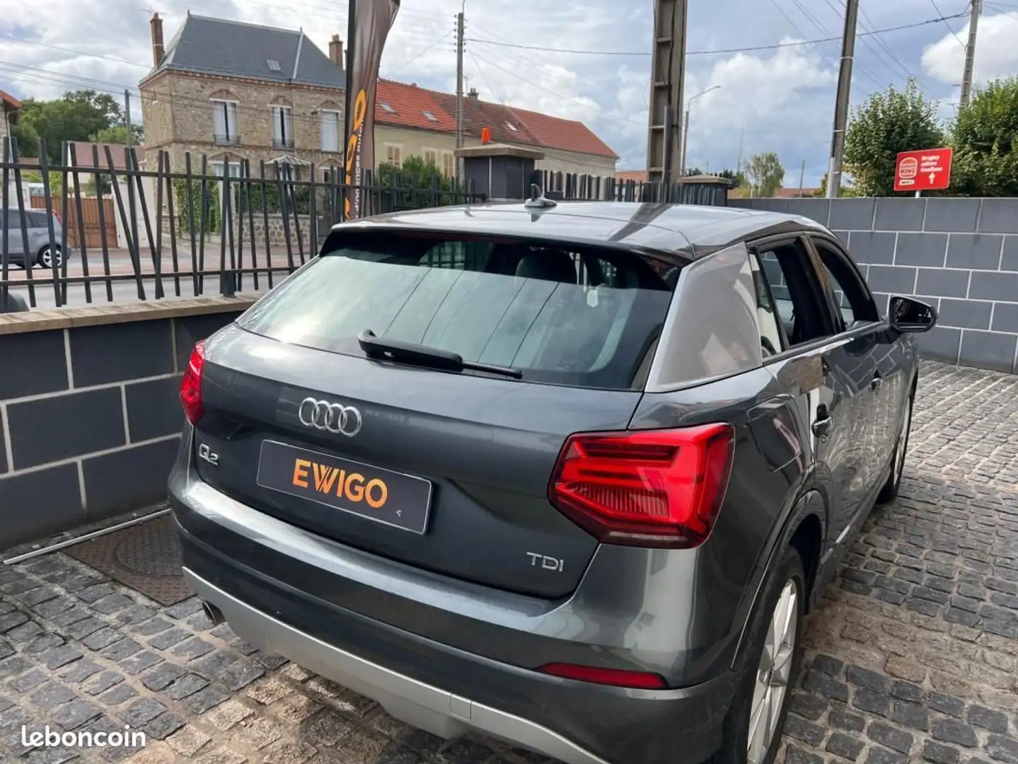 Audi Q2 1.6 30 TDI 115cv S-LINE Toit Ouvrant Grijs - 2