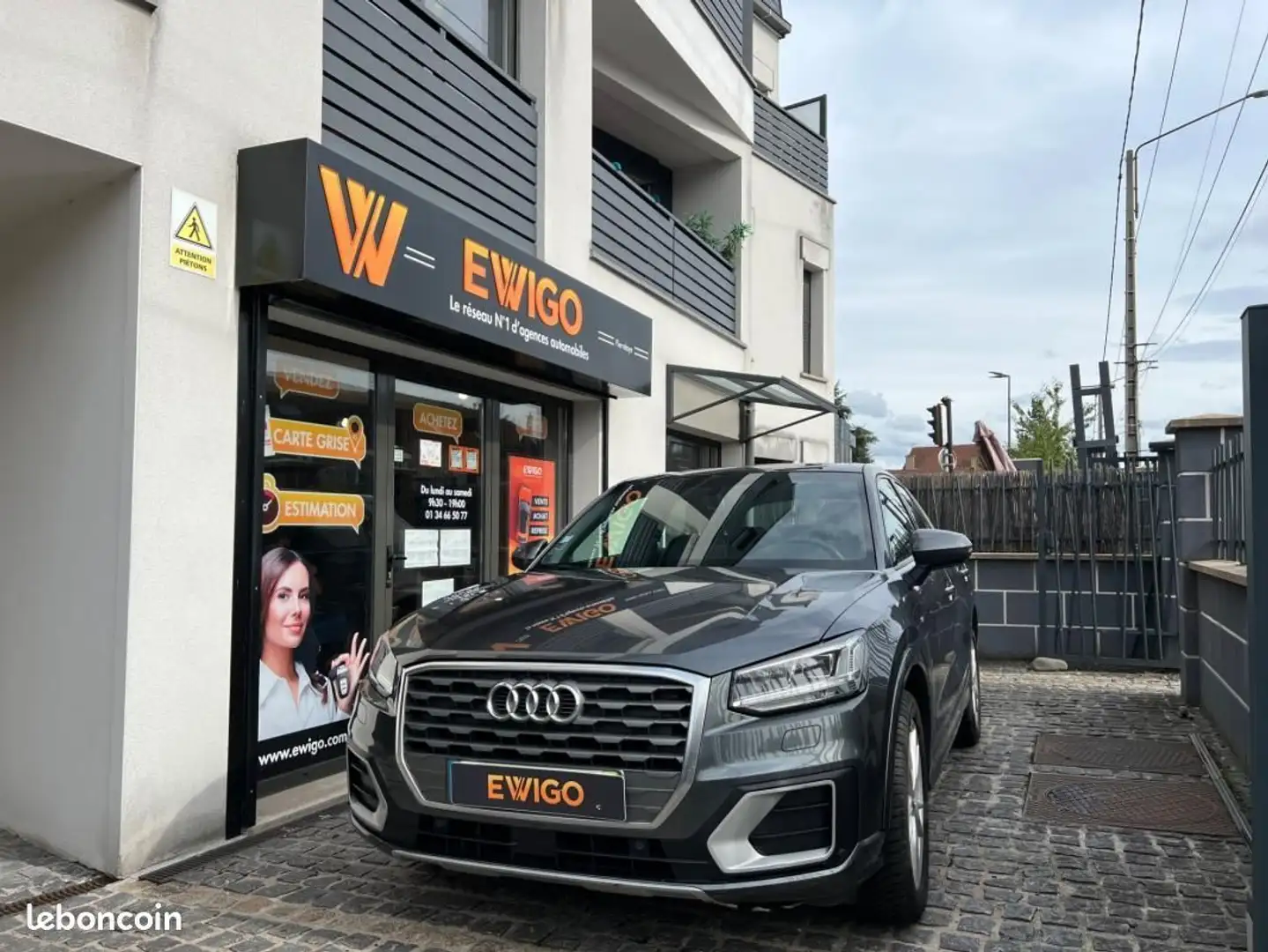 Audi Q2 1.6 30 TDI 115cv S-LINE Toit Ouvrant Grijs - 1