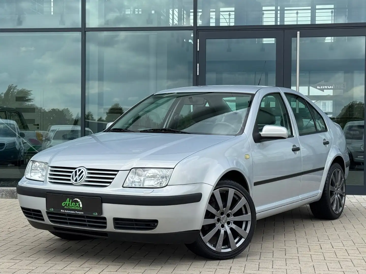 Volkswagen Bora 1.6 Grau - 1