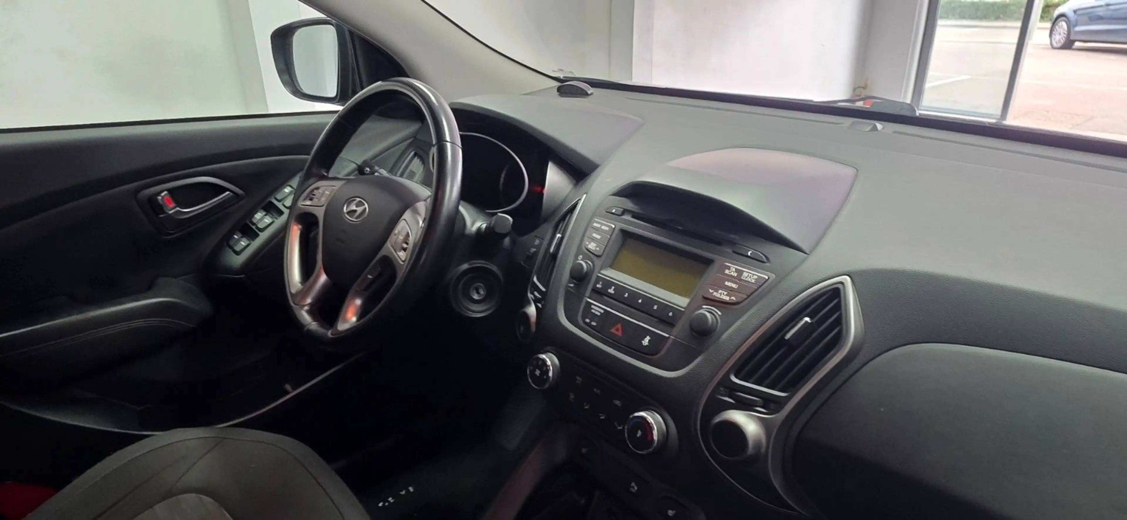 Hyundai iX35 1.6 Comfort PDC TÜV 08/2027 — photo 11