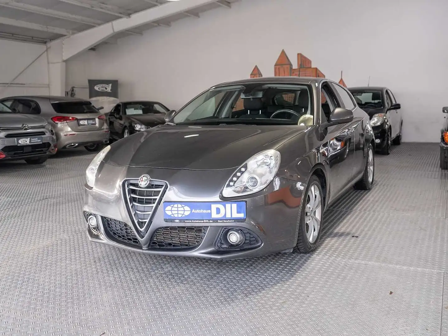 Alfa Romeo Giulietta Grau - 2