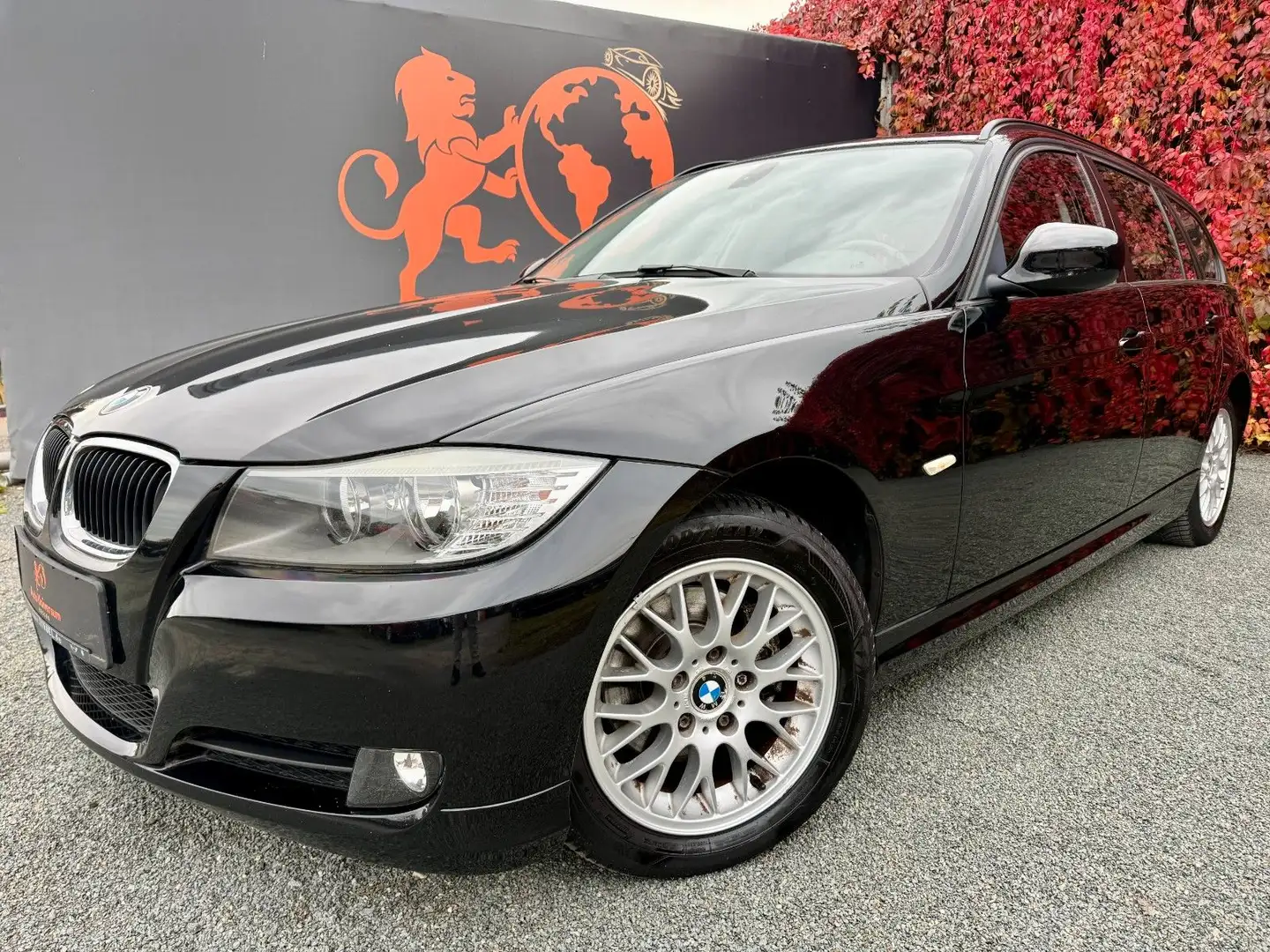 BMW 318 i#TOURING#1HAND#TÜV-NEU#SERVICE-NEU#KLIMA#SHZ Noir - 2