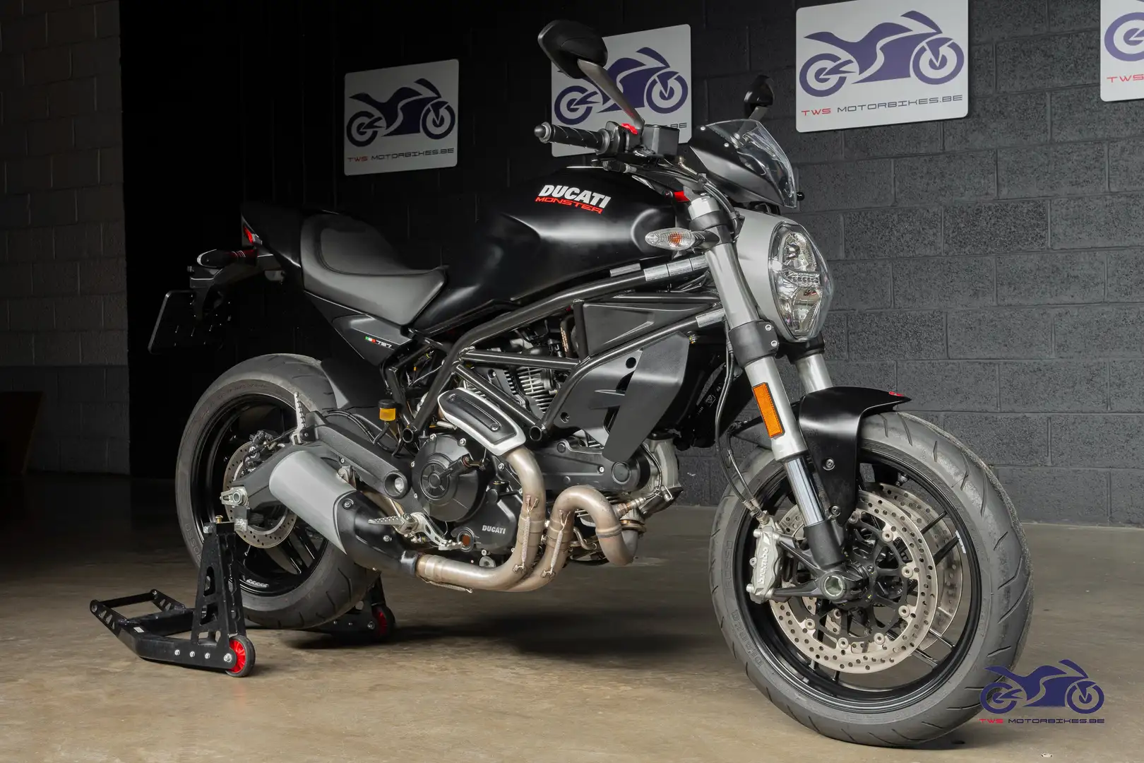Ducati Monster 797 + Noir - 2