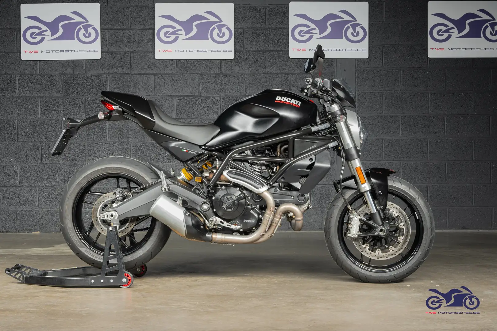Ducati Monster 797 + Zwart - 1