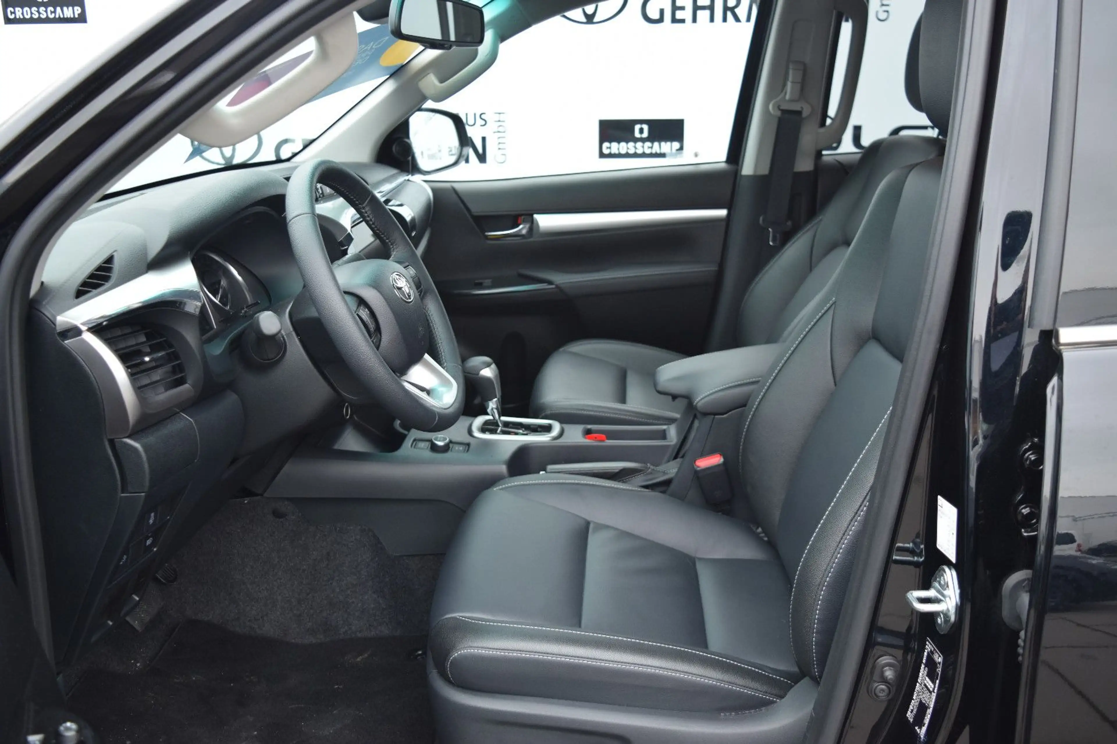Toyota Hilux Double Cab Executive 4x4 — photo 7