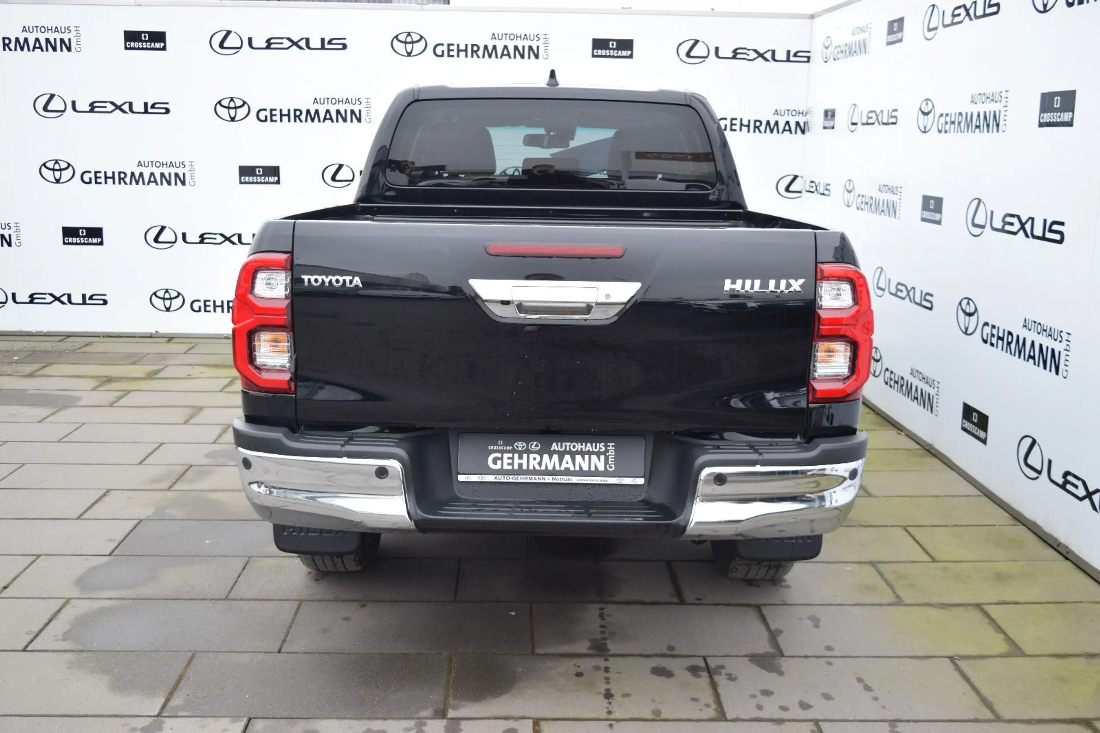 Toyota Hilux Double Cab Executive 4x4 — photo 4