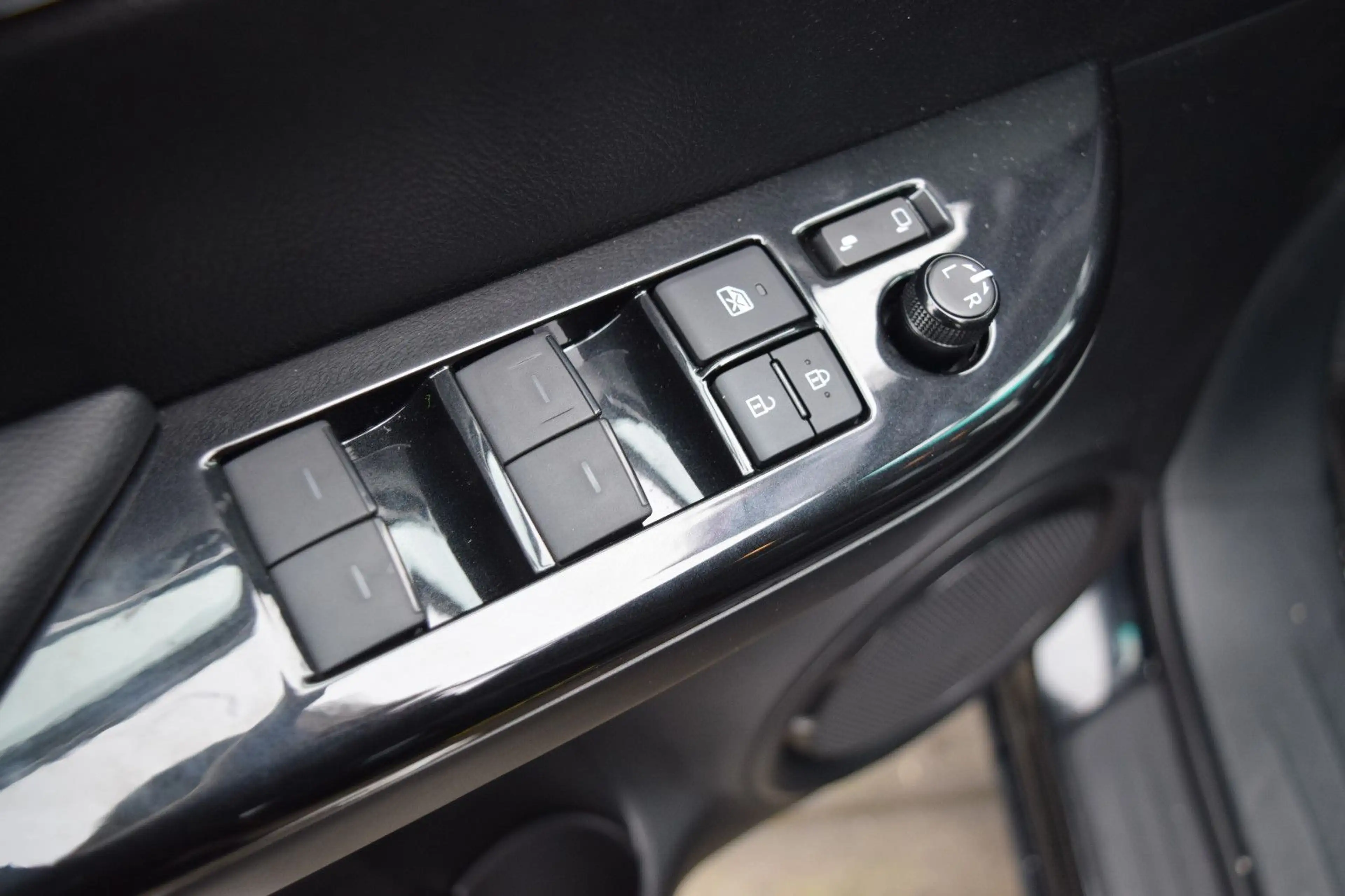 Toyota Hilux Double Cab Executive 4x4 — photo 11
