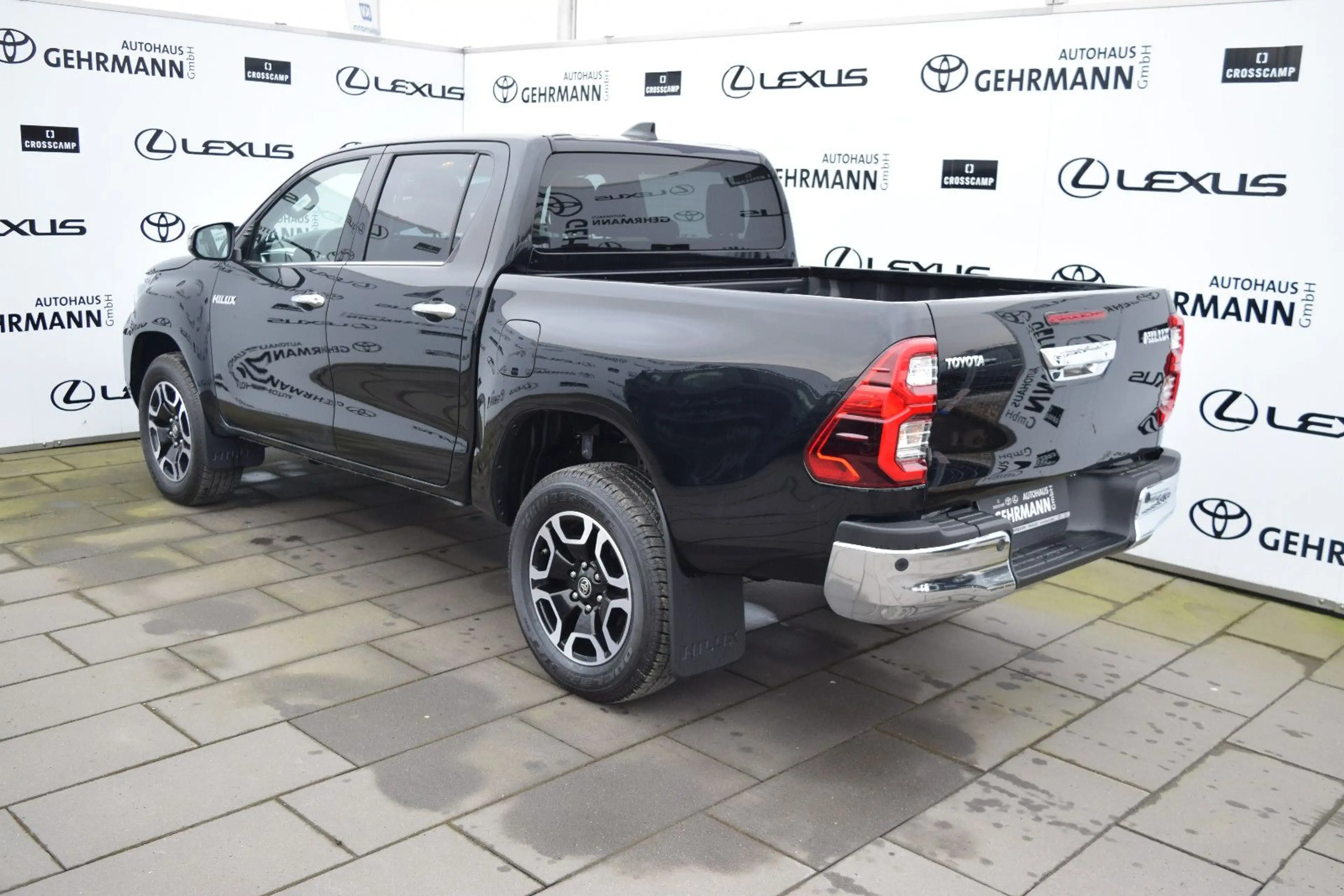 Toyota Hilux Double Cab Executive 4x4 — photo 3