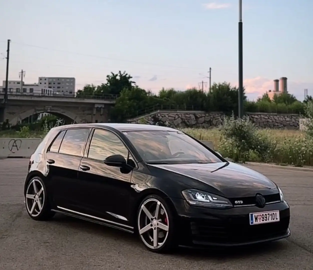 Volkswagen Golf GTD 2,0 TDI - 1