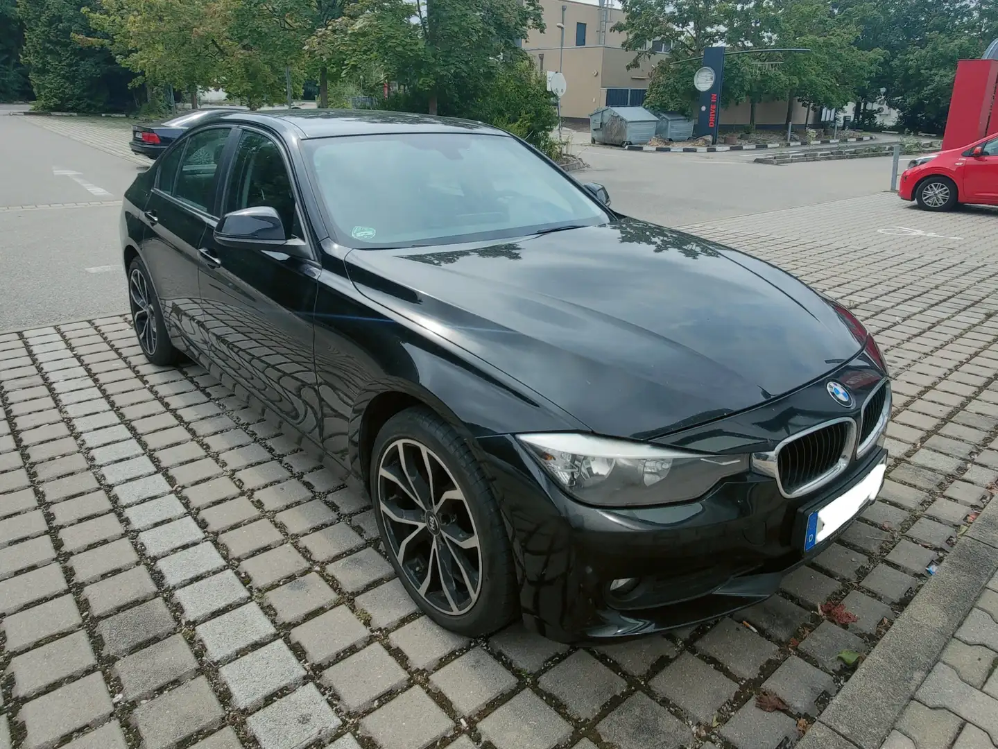 BMW 316 316d Schwarz - 1