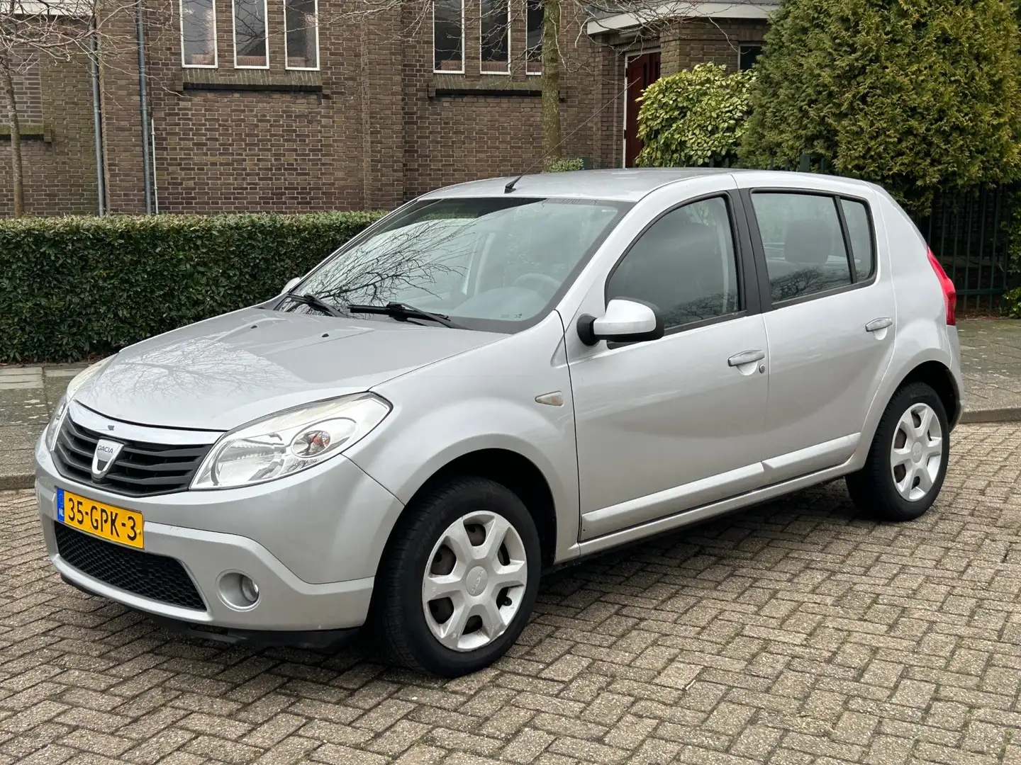 Dacia Sandero 1.4 Lauréate 2008 airco hoge instap zuinig youngti Срібний - 1