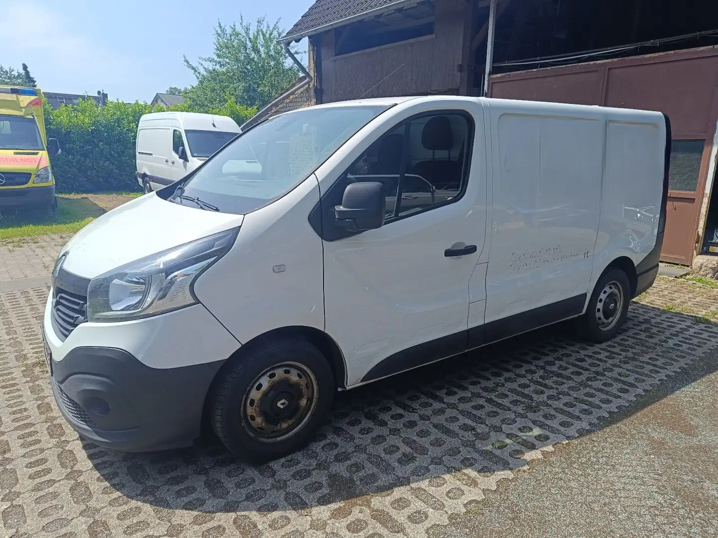 Renault Trafic Kasten L1H1 Komfort/Scheckheft/Tüv/1.Hand Weiß - 1