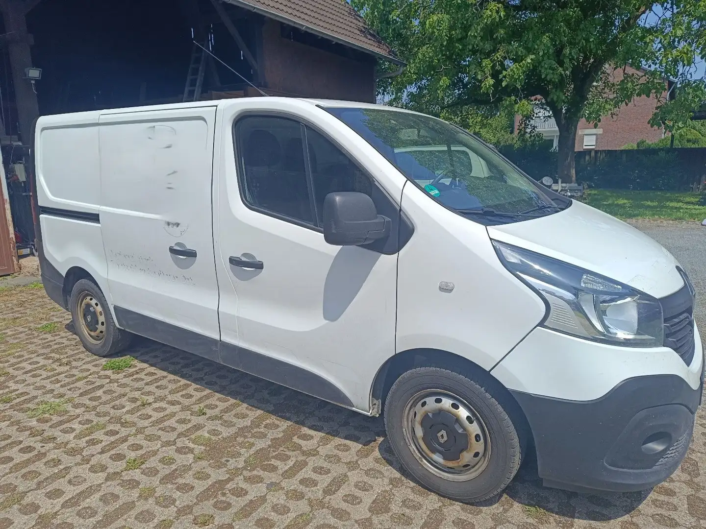 Renault Trafic Kasten L1H1 Komfort/Scheckheft/Tüv/1.Hand Weiß - 2