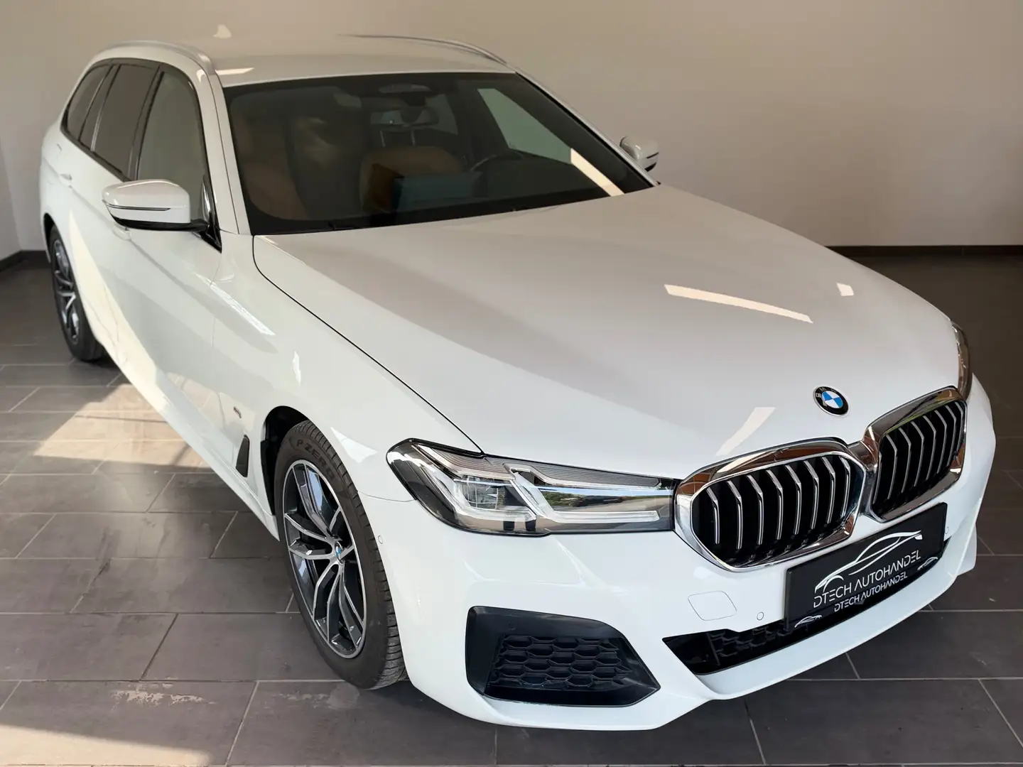 BMW 520 520d xDrive MSport/KEYLESS/ACC/4xSHZ/LHZ/ADAPTIVE LED Weiß - 2
