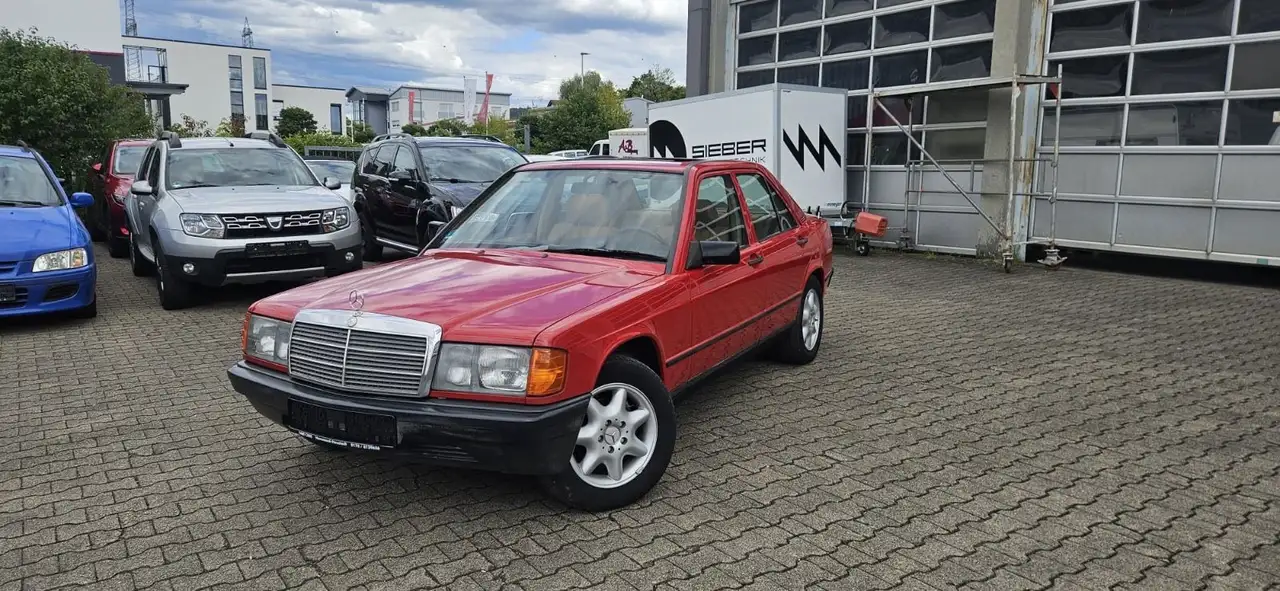 Mercedes-Benz 190, foto 1