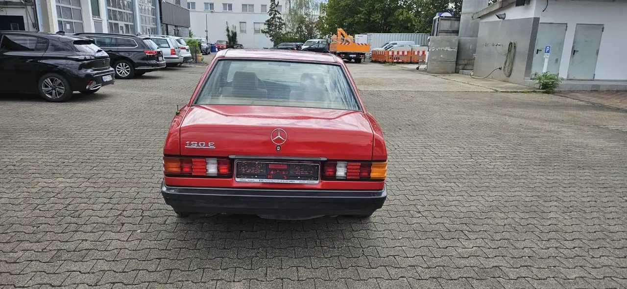 Mercedes-Benz 190, foto 3