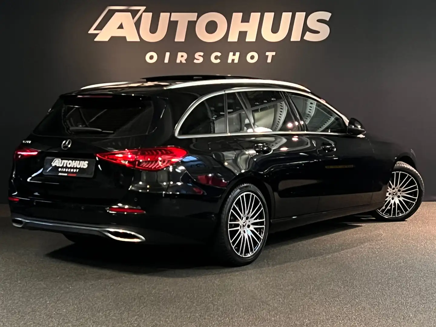 Mercedes-Benz C 200 Estate Business Line Pano/ Camera/ Carplay/ 18"/ A Zwart - 2