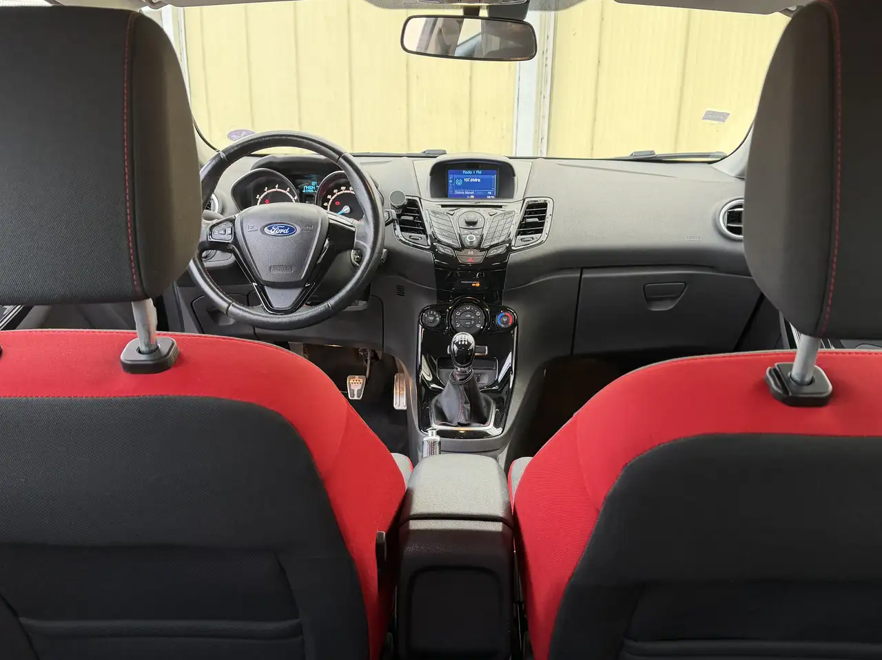 Ford Fiesta 3 portes — photo 3