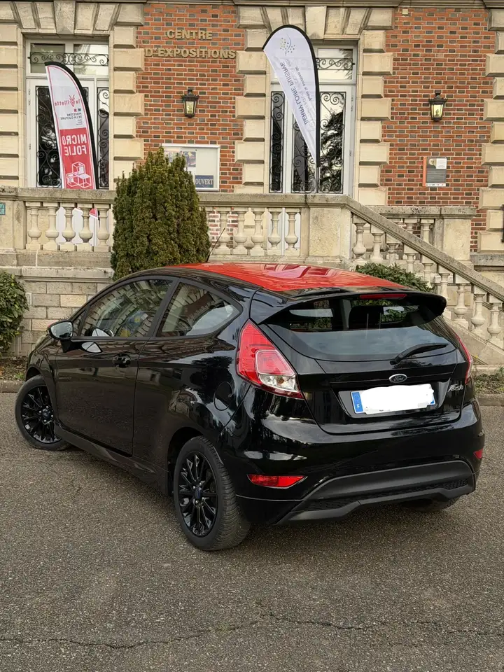 Ford Fiesta 3 portes — photo 2