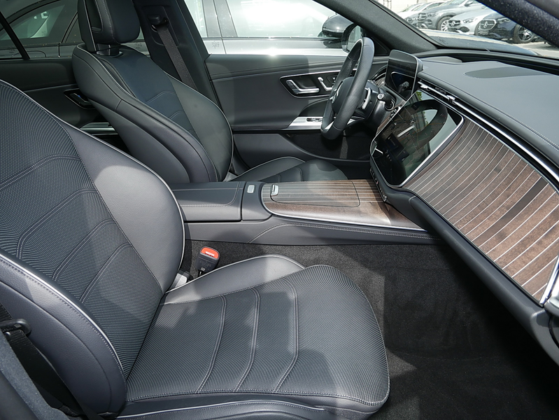Mercedes-Benz E 450 d 4MATIC T-Modell AMG MBUX Night Ambiente — photo 6