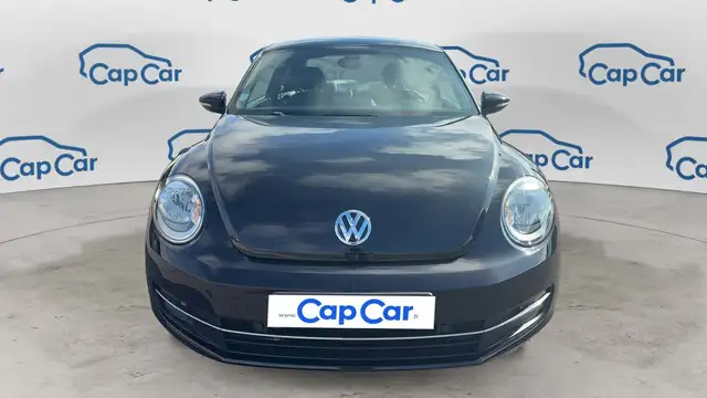 Volkswagen Beetle view 5