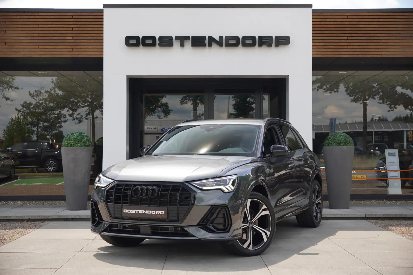 Audi Q3 45TFSIe/245pk S-Line|2022|20"Blackstyle|Navigatie| Grijs - 2