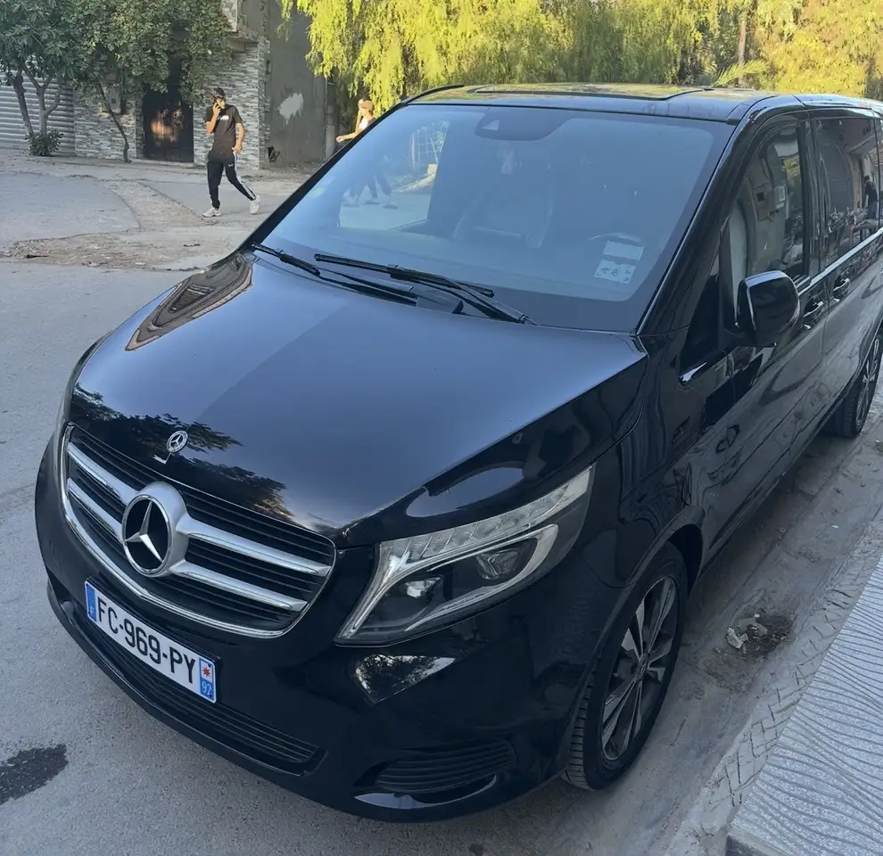 Mercedes-Benz V 220
