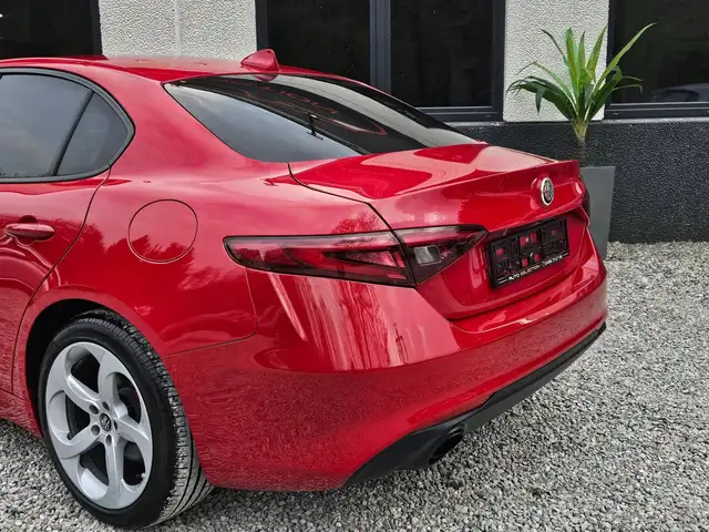 Alfa Romeo Giulia view 12