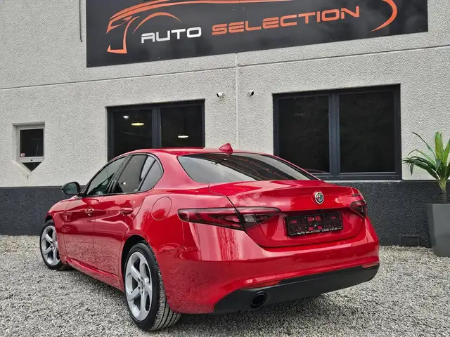 Alfa Romeo Giulia view 7