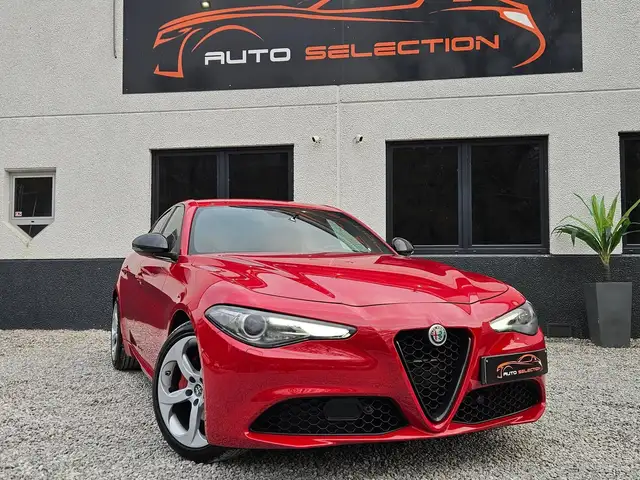 Alfa Romeo Giulia view 10