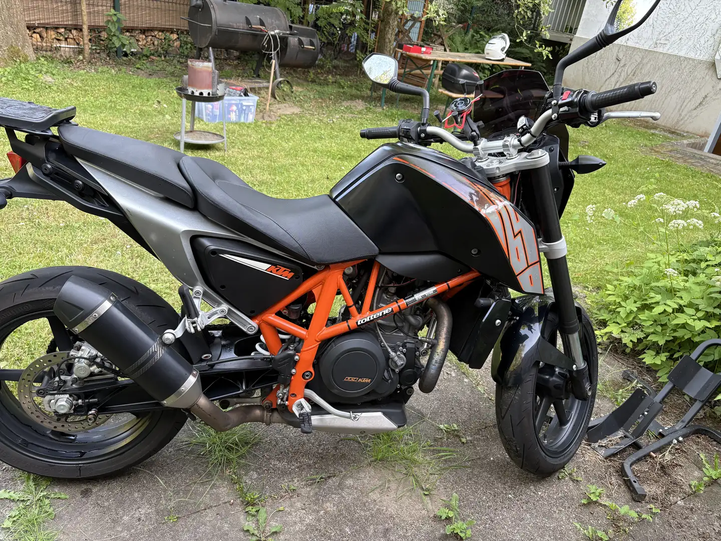 KTM 690 Duke Negro - 2