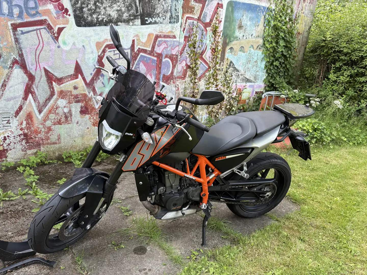 KTM 690 Duke Negro - 1