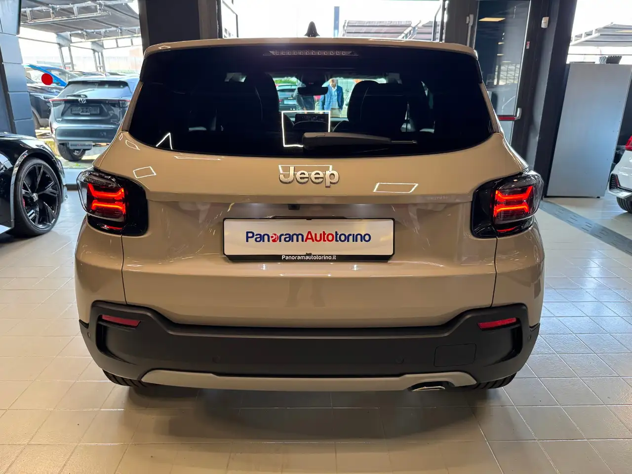 Jeep Avenger 1.2 Turbo 110 CV e-Hybrid Summit, миниатюра 4