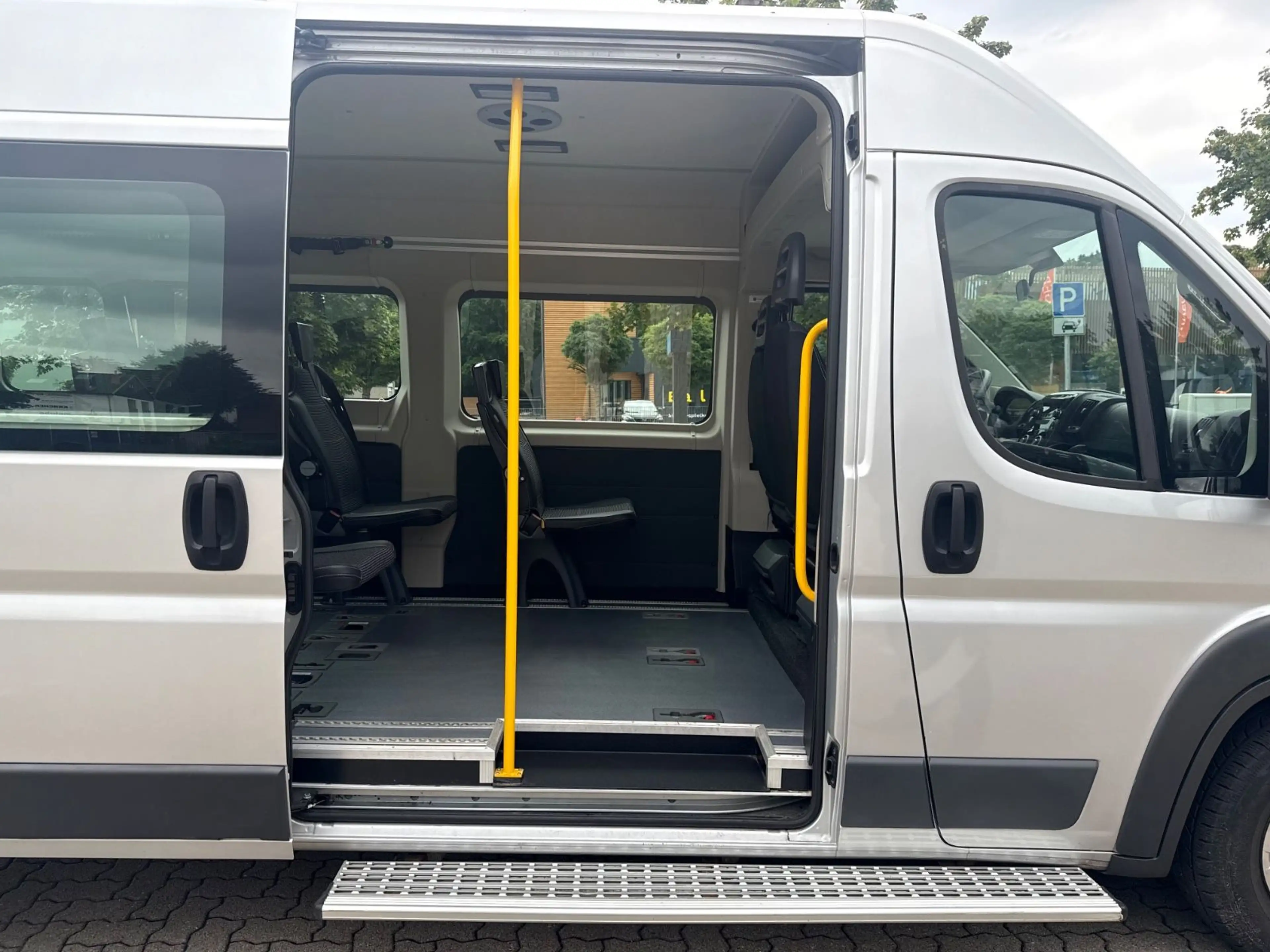 Fiat Ducato 2,3 MJT Bus 9-Sitzer Rollstuhl Behinderte — photo 10