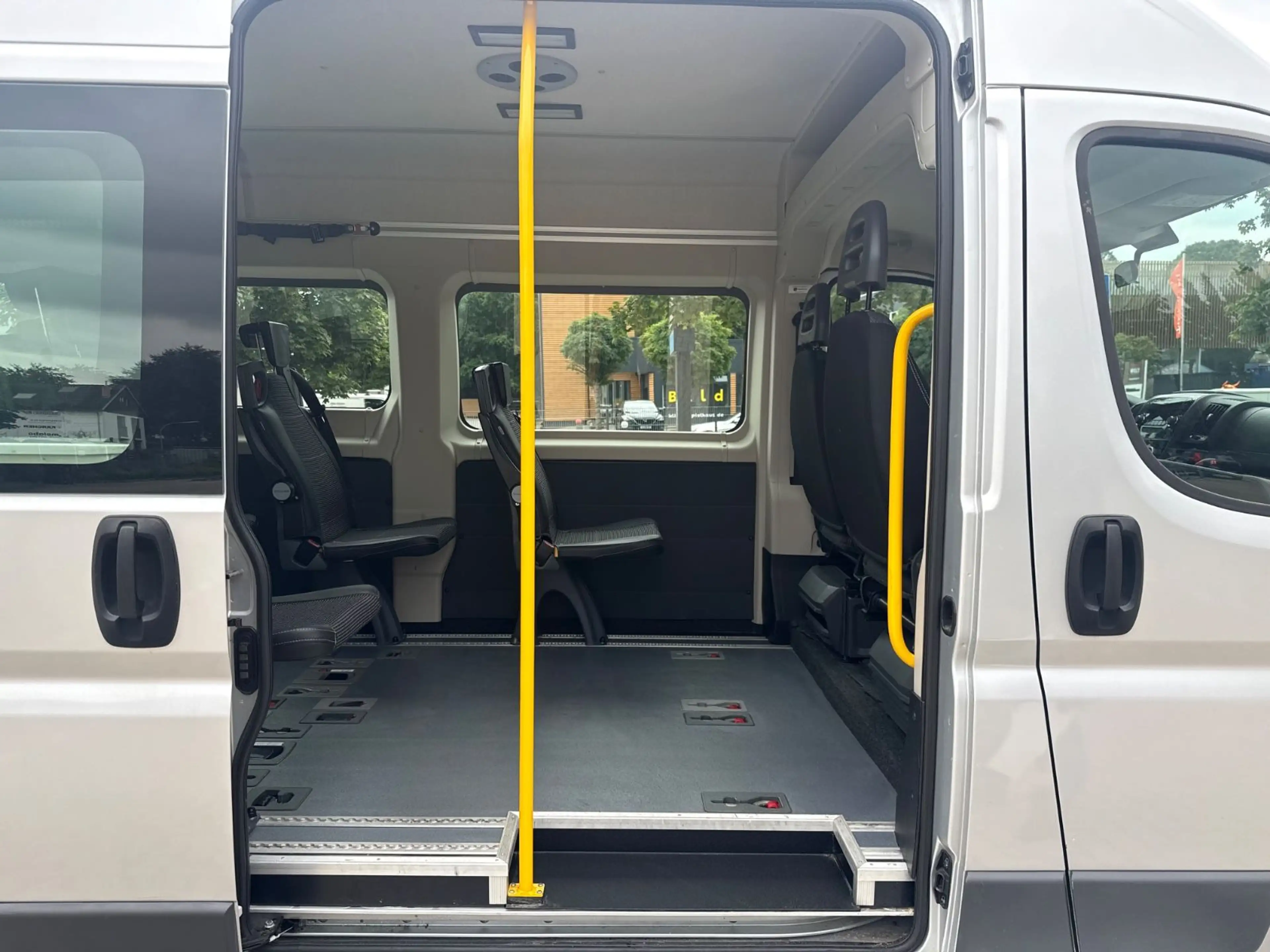 Fiat Ducato 2,3 MJT Bus 9-Sitzer Rollstuhl Behinderte — photo 11