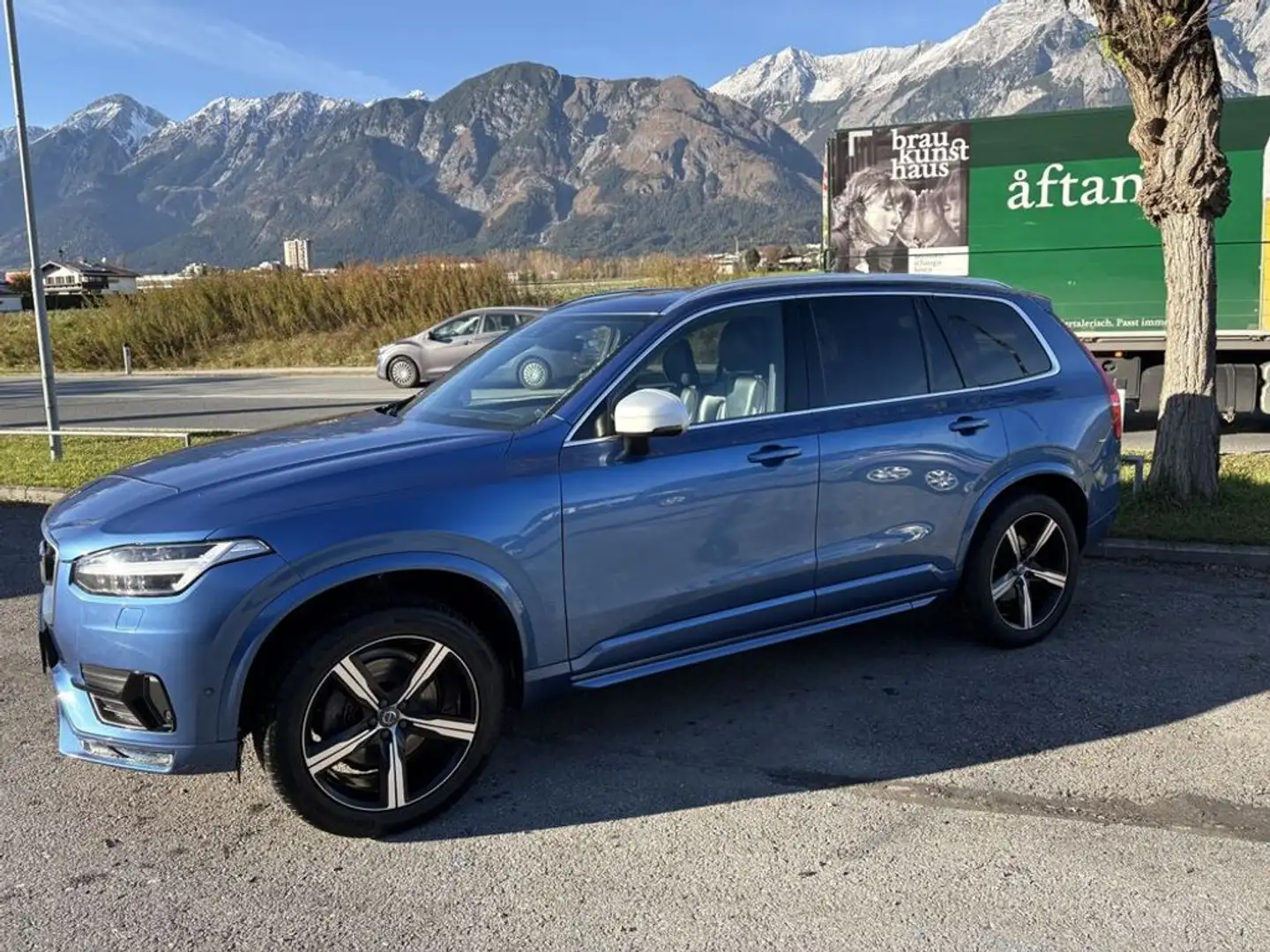 Volvo XC90 R-Design AWD AT Blau - 2