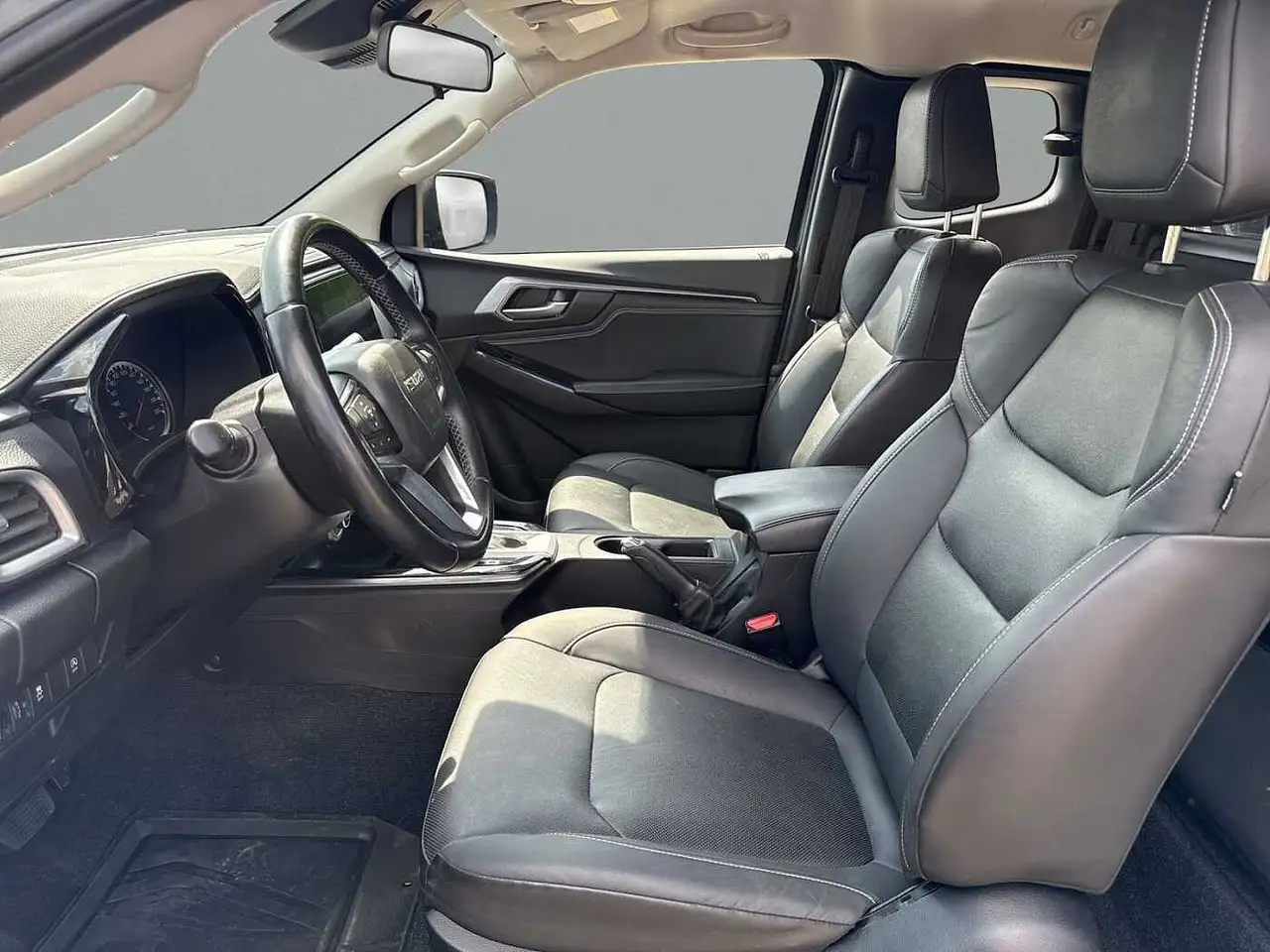 Isuzu D-Max 2022 — фото 11