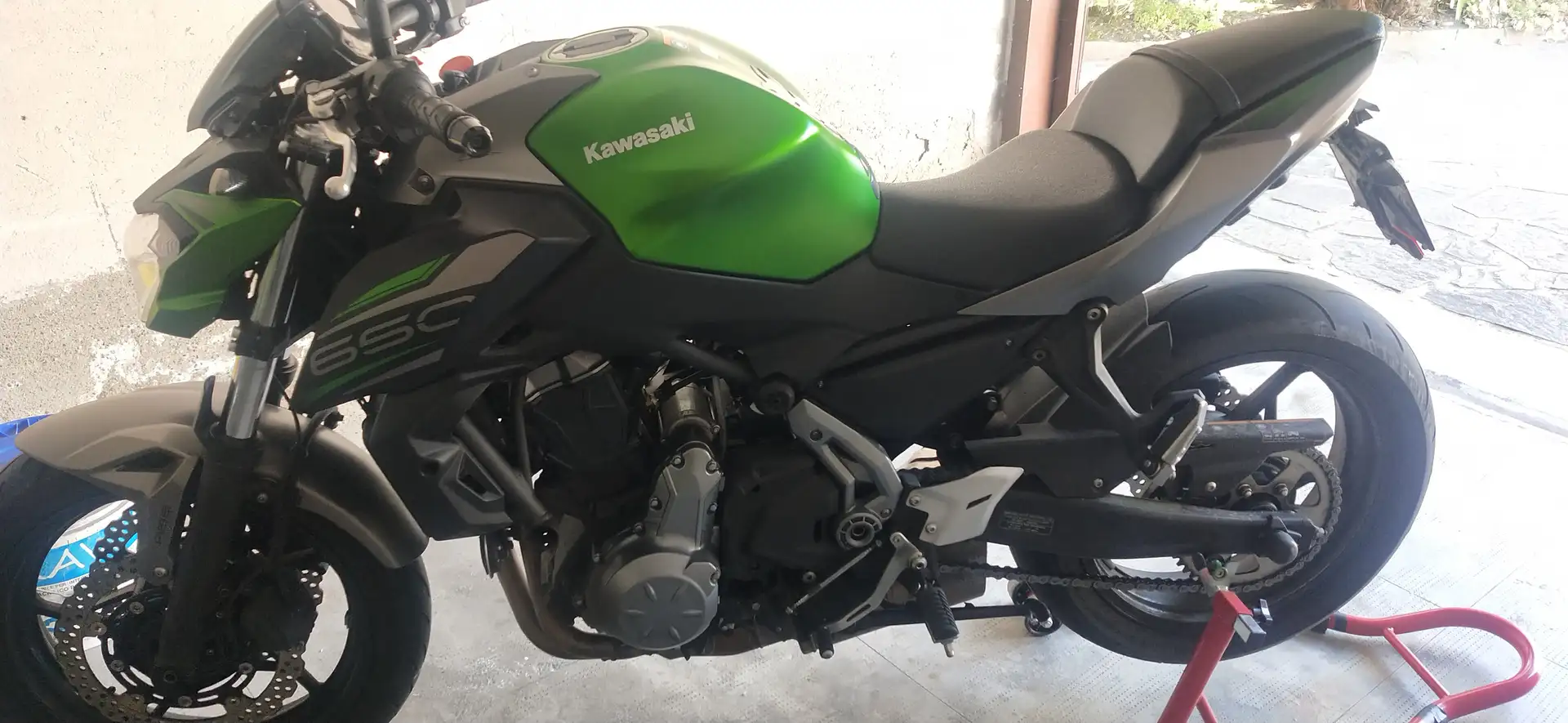Kawasaki Z 650 Verde - 2