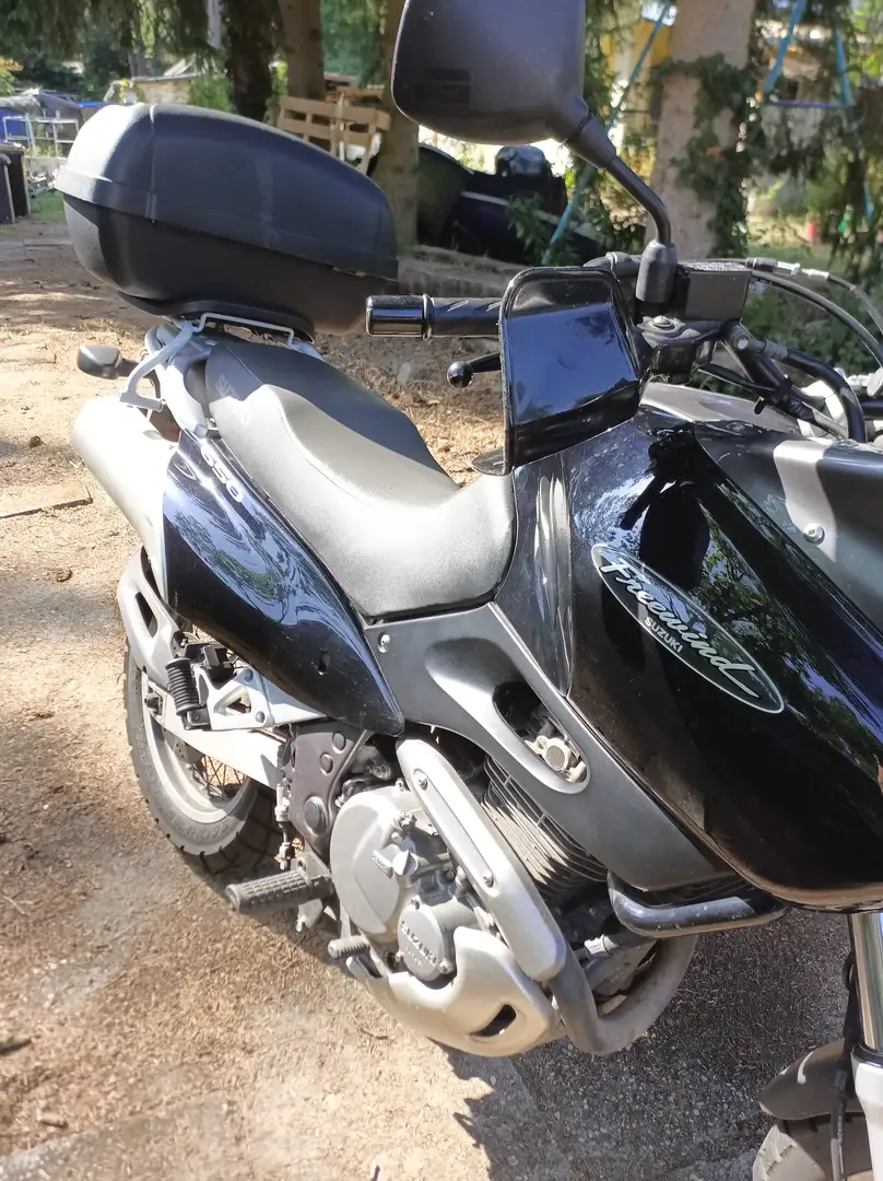 Suzuki XF 650 Freewind Schwarz - 1