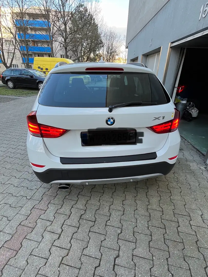 BMW X1 xDrive20d Österreich Paket .Navigation.Automatik. Weiß - 2