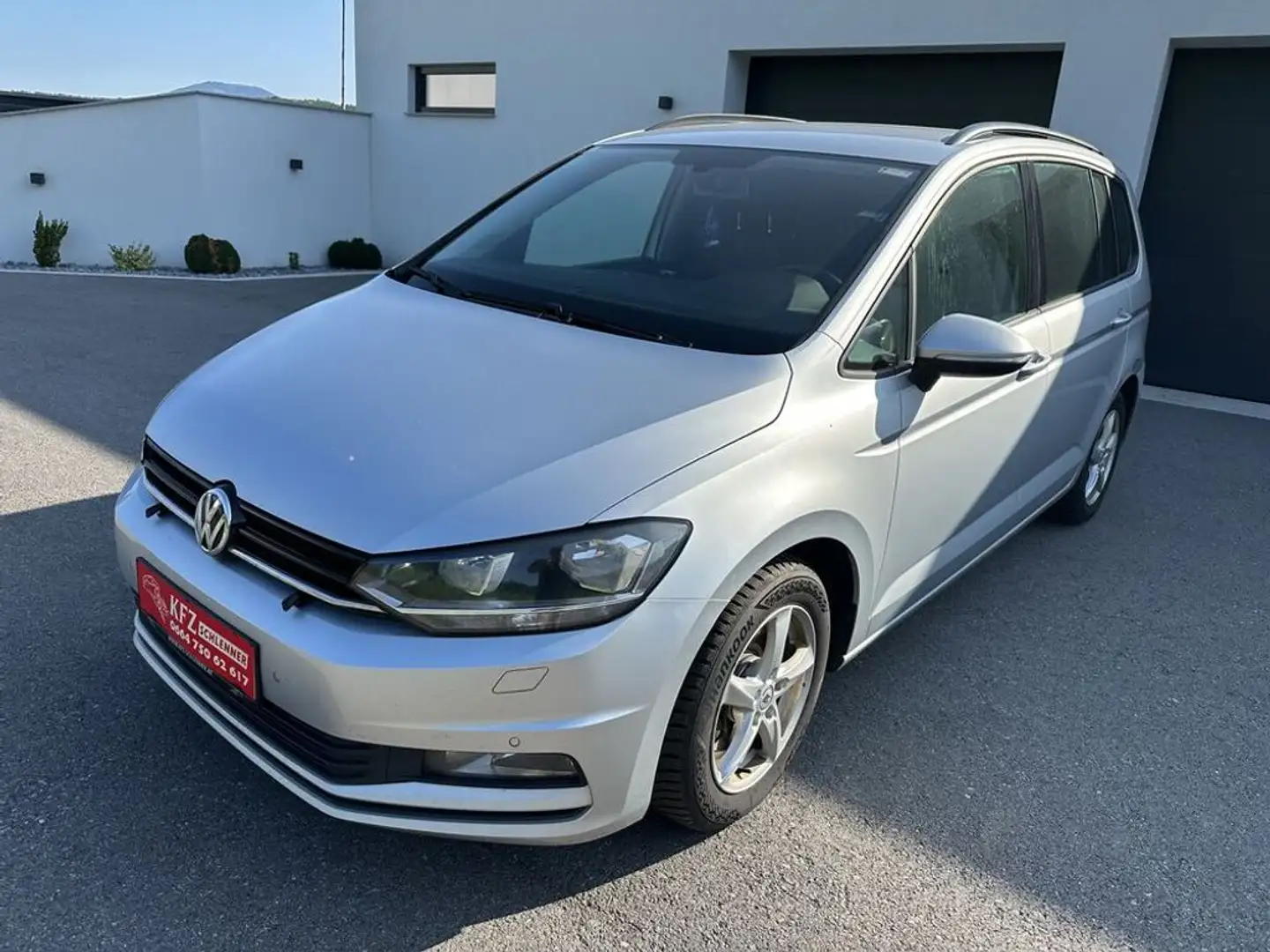 Volkswagen Touran 1,6 TDI BMT/AHK Silber - 1