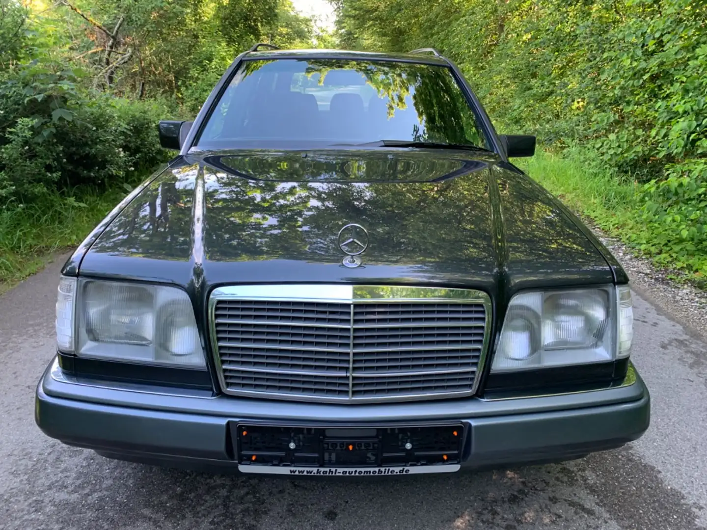 Mercedes-Benz E 200 TE W/S124, Erstlack,Scheckheft, s.gepflegt Schwarz - 2