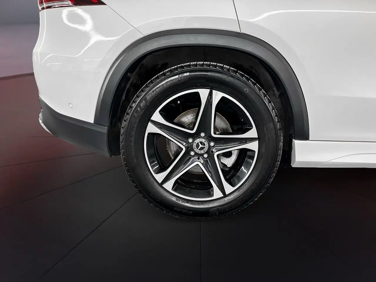 Mercedes-Benz GLE снимка Mercedes-Benz GLE