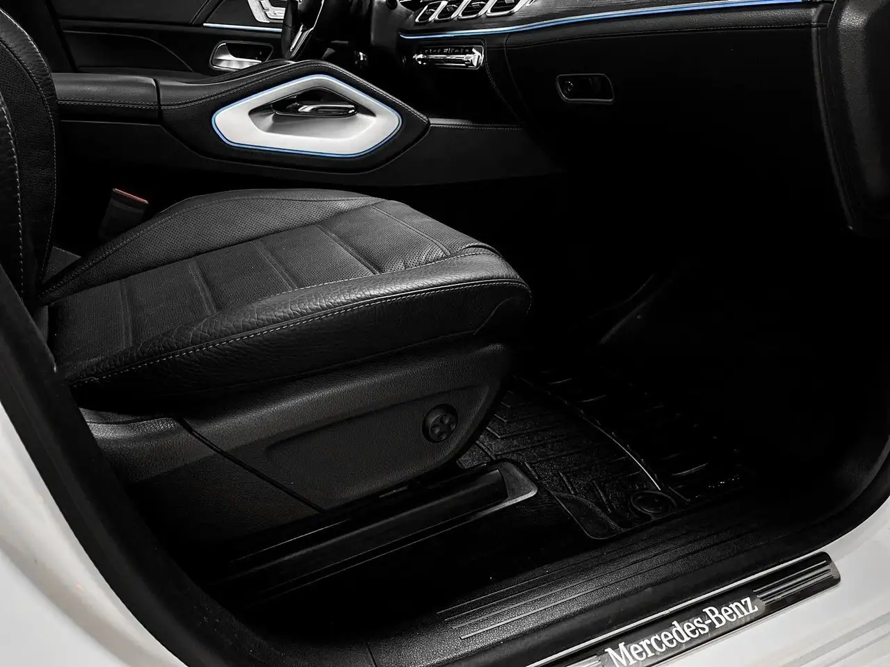 Mercedes-Benz GLE снимка Mercedes-Benz GLE