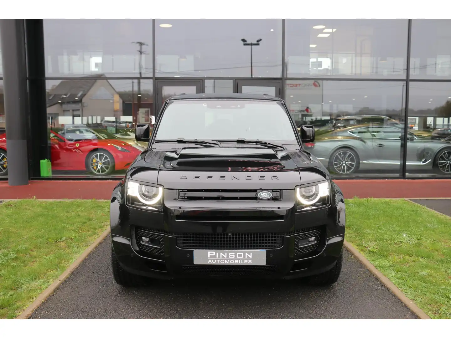 Land Rover Defender Defender P300e PHEV X-Dynamic HSE Schwarz - 2