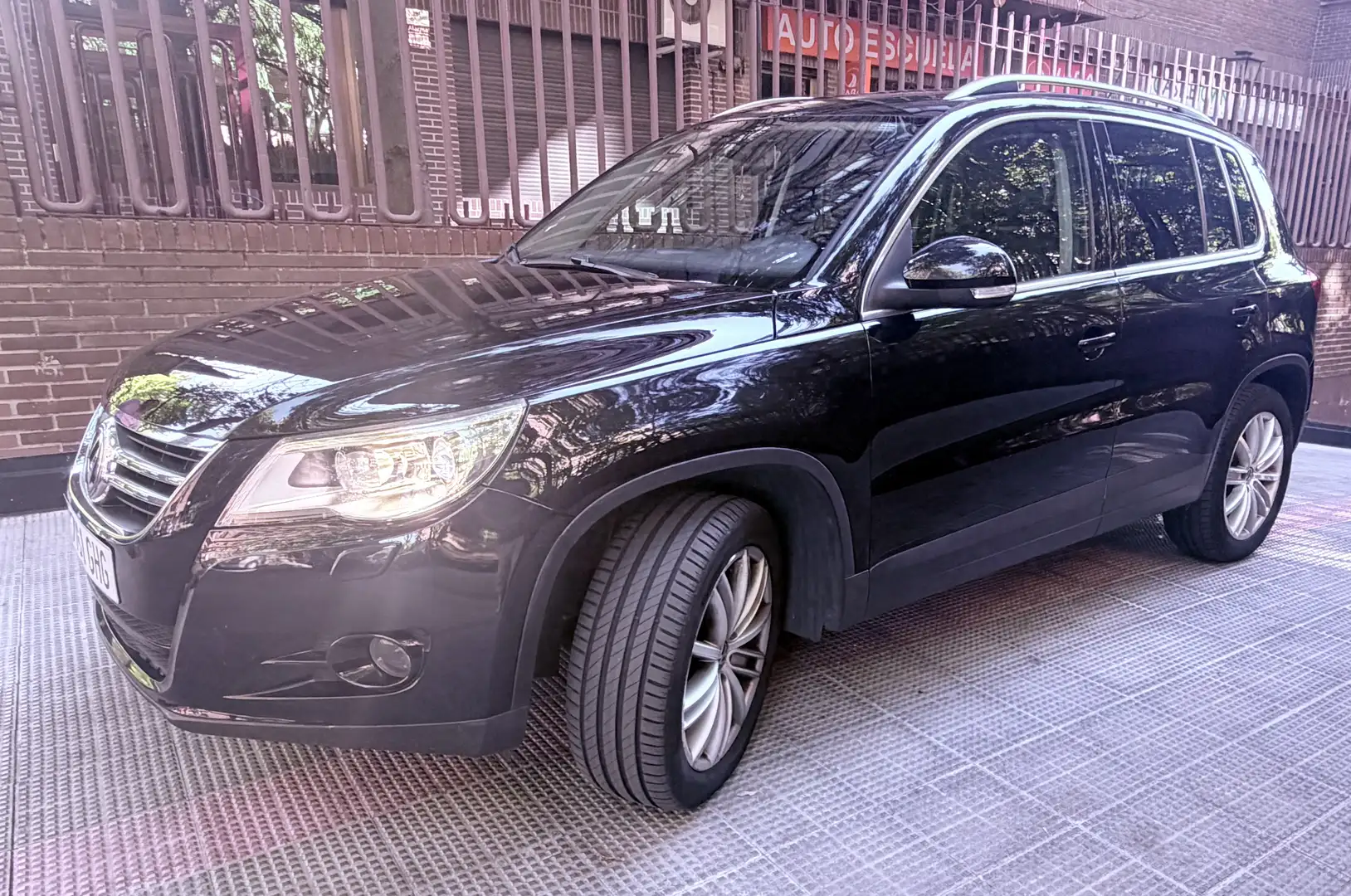 Volkswagen Tiguan 2.0TDI Sport Tiptronic - 1