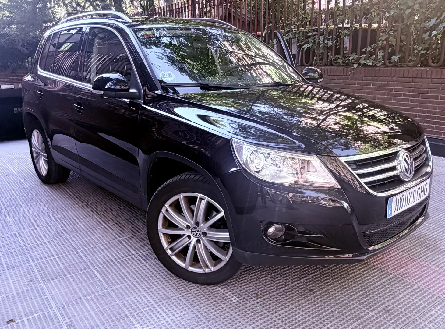 Volkswagen Tiguan 2.0TDI Sport Tiptronic - 2