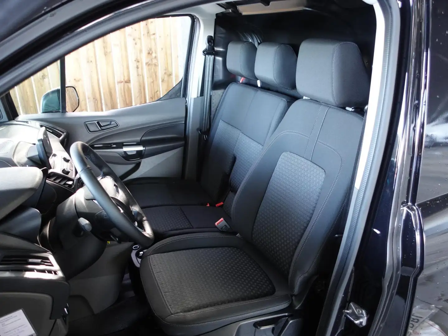 Ford Transit Connect 100pk L2 Trend Automaat Trekhaak Airco Navigatie C Noir - 2