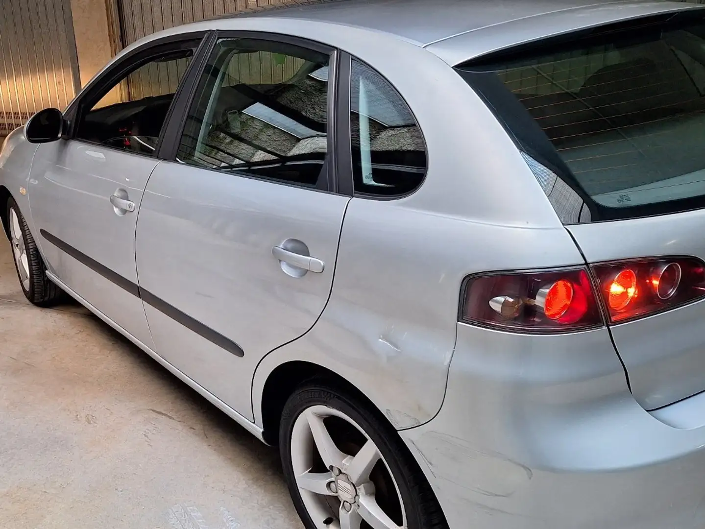 SEAT Ibiza 5p 1.4 16v Reference - 2